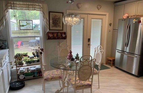 El Lago Casa | The Mermaid Inn Beach Cottage/ Seabrook/NASA/Kemah