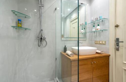 Racine Apartamento | The Metropolitan 3 Chambres Best Location