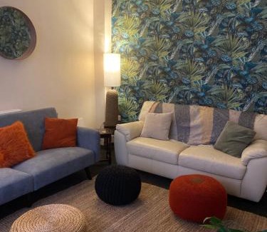 Worcester Casa | The Mews - Worcester City - House - Gated - Self Check In - Free WIFI - 2 Doubles - TVs in bedrooms - Sleeps 6 - Free Nearby Parking