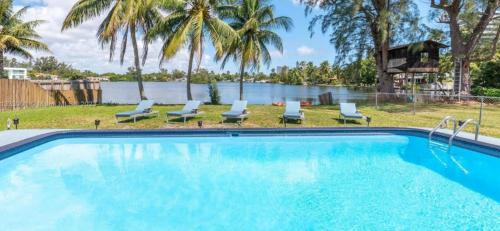 Ojus Casa | The Miami Enchanted Lake House