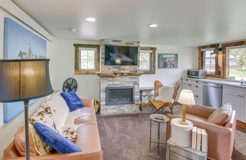 Turnerville Casa | 'The Michie Milking Parlor' Bedford Hideaway!