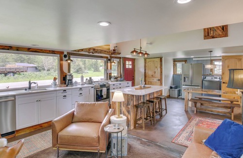 Turnerville Casa | 'The Michie Milking Parlor' Bedford Hideaway!