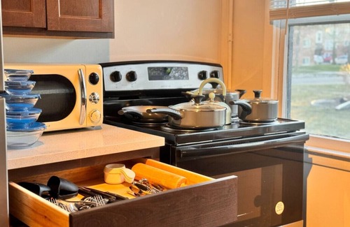 Ann Arbor Casa | The Michigan Green Suite near the BIG HOUSE