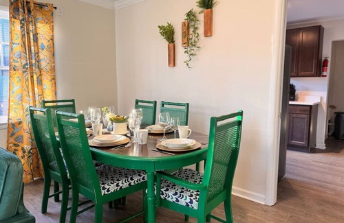 Ann Arbor Casa | The Michigan Green Suite near the BIG HOUSE