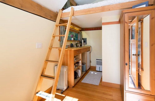 Roberts Creek Cabina | The Micro Cabin In Roberts Creek - ¡A 2 minutos de la playa!