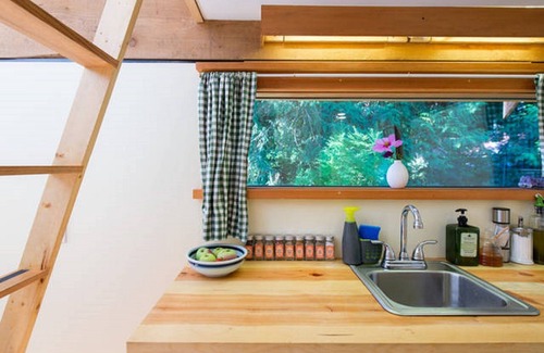 Roberts Creek Cabina | The Micro Cabin In Roberts Creek - ¡A 2 minutos de la playa!