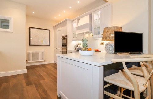 Southwold Cabaña | THE MIDDLE HOUSE, pet friendly, luxury holiday cottage in Southwold