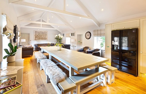 Alfreton Casa | The Milking Parlour Grande -9 bedroom property with hot tub
