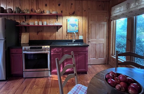 Springfield Cabina | The Mill House - a charming 2-bedroom guest house on 1200 acre tree farm estate