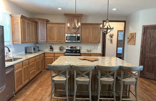 Dogwood Cabina | The Million Dollar View Lakehouse ~Sleeps 10 ~Kayaks ~Fire Pit