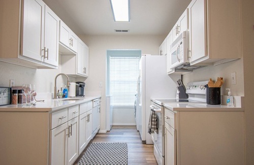 Fayetteville Casa | The Mimosa - 3 mi to DT Fayetteville and UofA