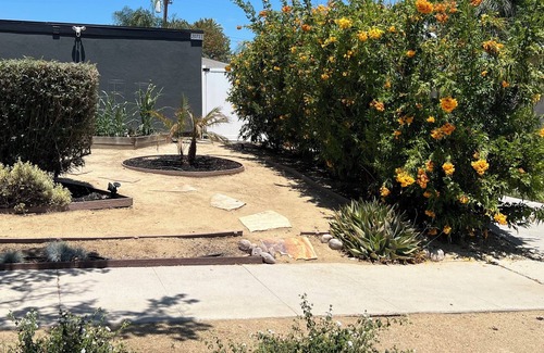 Winnetka Casa | "The Mockingbird" a new transitional style guest house with private entry.