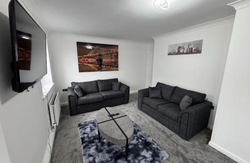 Milton Keynes Apartamento | The Modern Balcony Apartment - 2 Bed 1 Bath Private Parking