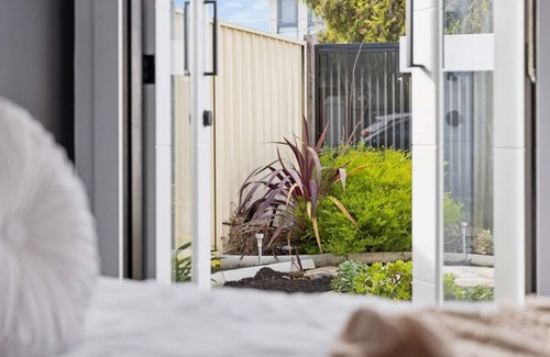Greenacres Casa | The Modern Comfort Home