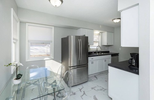 Berwick Casa | The Modern Getaway - Entire house in Des Moines