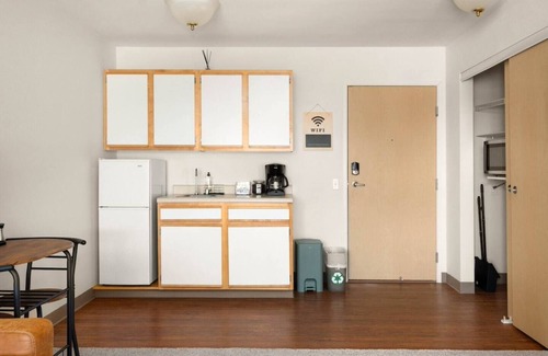 Paradise Apartamento | The Modoc | Stylish Stay in Paradise