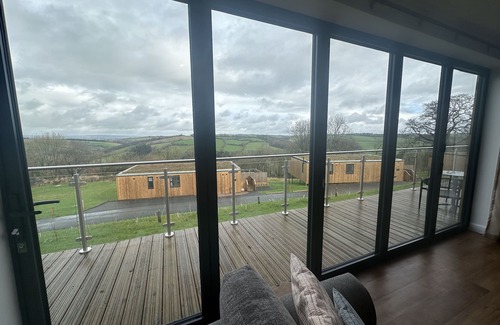 Chittlehamholt Cabina | The Mole Resort that sleeps 6 guests in 3 bedrooms
