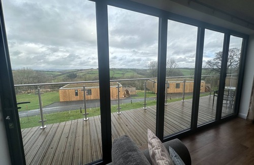 Chittlehamholt Cabina | The Mole Resort that sleeps 6 guests in 3 bedrooms
