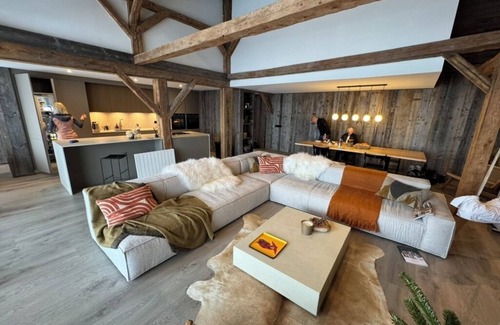 La Cote-d'Arbroz Chalet De Esquí | The Monkey Barn Morzine. Your very own stylish luxury alpine chalet retreat.