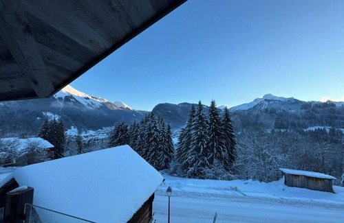 La Cote-d'Arbroz Chalet De Esquí | The Monkey Barn Morzine. Your very own stylish luxury alpine chalet retreat.