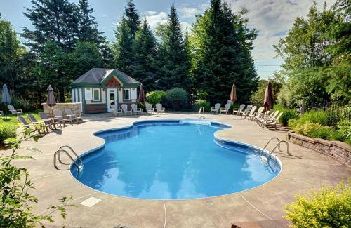 Mont-Tremblant Chalet De Esquí | The Mont-Tremblant Hideaway by InstantSuites