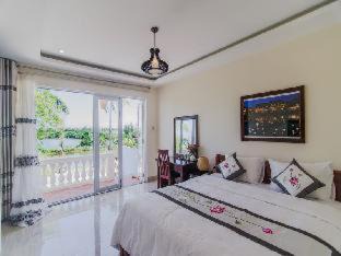 Tra Que Vegetable Village Casa | The Moon River Homestay & Villa