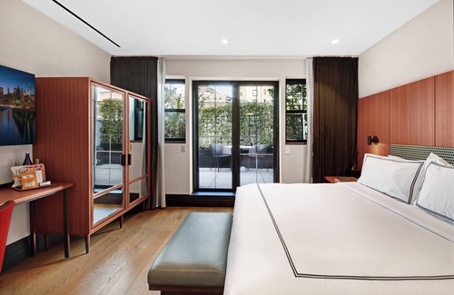Chelsea Hotel | The Moore, a Member of Design Hotels