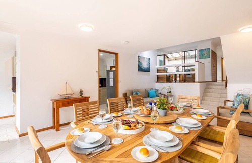 Soldiers Point Casa | The Moorings 18 4 Cromarty Rd Waterfront, Pool, Wifi & AirCon