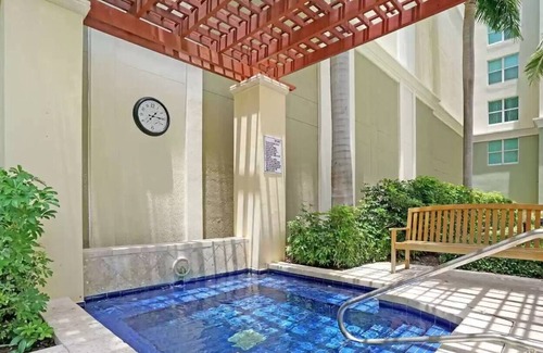 East Ocean Ave Casa | The Moorings at Lantana Waterfront Family Getaway