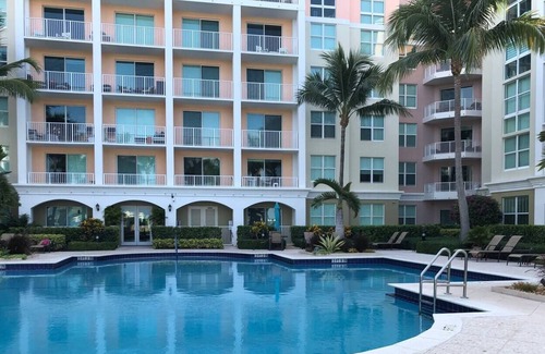 East Ocean Ave Casa | The Moorings at Lantana Waterfront Family Getaway