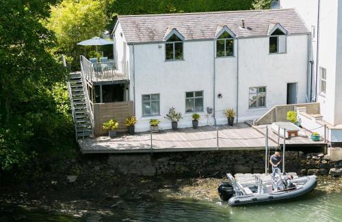 Menai Bridge Casa | The Moorings