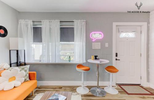 Downtown Memphis Apartamento | The Moose #10 - Stylish Loft with King Bed, Free Parking & Wi-Fi