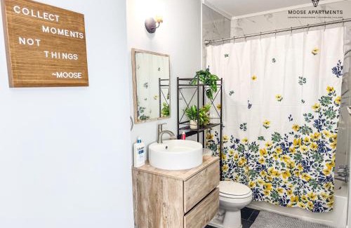 Downtown Memphis Apartamento | The Moose #12 - Brand New Modern Luxe Loft with Free Parking, King Bed & Fast WiFi