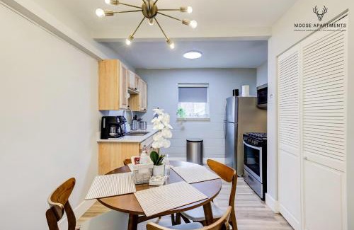 Downtown Memphis Apartamento | The Moose #9 - Brand New Luxe Modern loft with Free Parking, King Bed & Fast WiFi