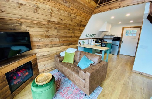 Seward Cabina | The Moose @ Exit Glacier Cabins
