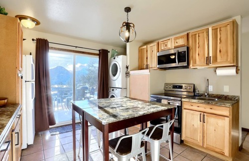 Twin Lakes Cabina | The Moose Meadow | Alpine Lake Lookout | Fast Wifi