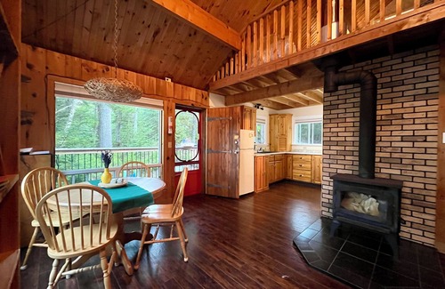 LaBelle Chalet De Esquí | The Morehouse Lake House Chalet