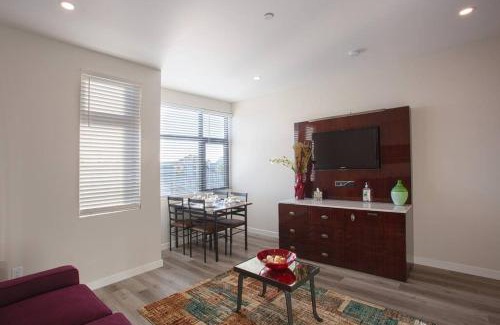 Bankers Hill Apartamento | The Most Beautiful Bay View from 1 Bedroom Apt
