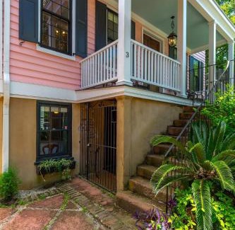 Cannonborough Elliotborough Casa | The Most Charming Old Brick Alley Charleston