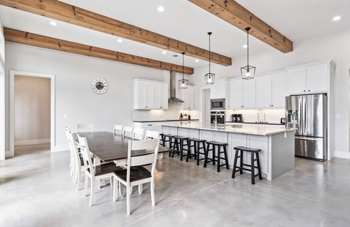 Sabinal Casa | The most Instagram-able house in Concan. Private pool, hot tub, minutes to THE Frio River