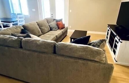 Cedar Hills Casa | The Mountain Escape | New Private Hot Tub | BBQ | Private Patio | Completely...