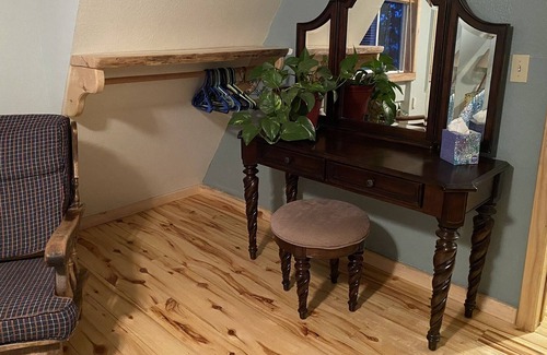 Uinta County Casa | The Mountain House, w/ hot tub, great views. Starlink