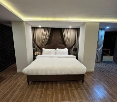 Dhirkot Hotel | The mountain lounge
