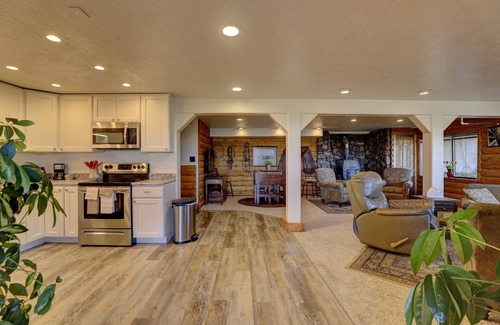 Sheridan Apartamento | The Mountain View Walk Out , Truly Panoramic View