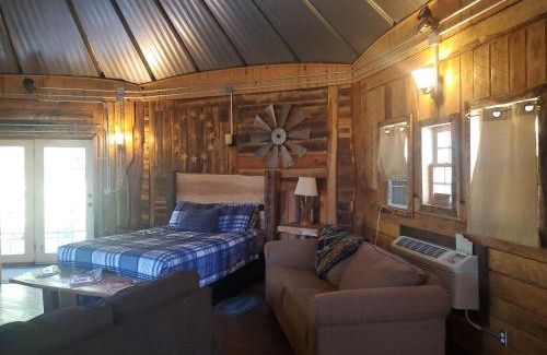 Genoa Casa | The Mountaineer - Rustic Mountain Yurt