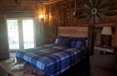 Genoa Casa | The Mountaineer - Rustic Mountain Yurt