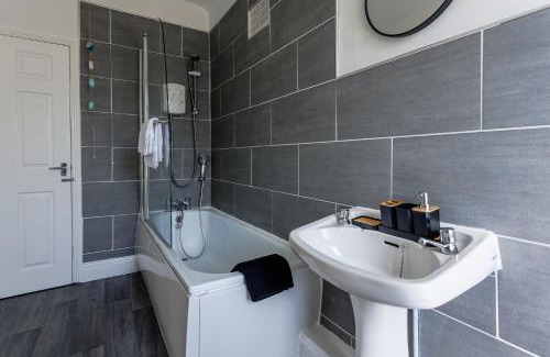 Stockton-on-Tees Casa | The Mowbray Hub Relax, Work, Explore
