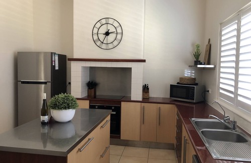 Kingscote Casa | The Mulberry Tree - Kingscote - Kangaroo Island Holiday Home