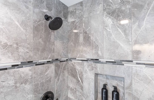 Keene Apartamento | "The Murdock Suite @ The Large House"