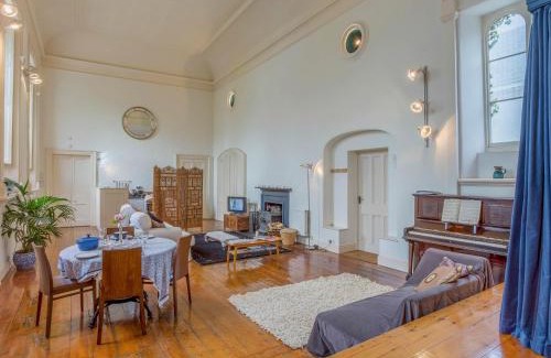 Kingsbridge Casa | The Music Room